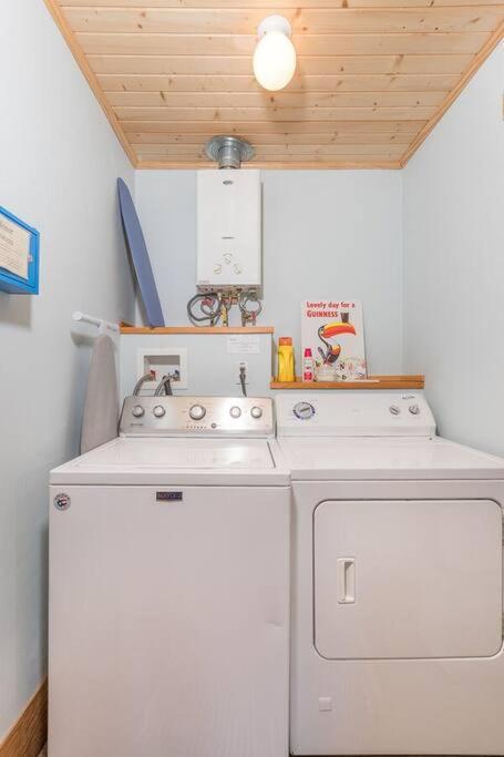 Downtown Digs-Sauna, Hot Tub, Bikes - Fun Times! 阿克塔 外观 照片