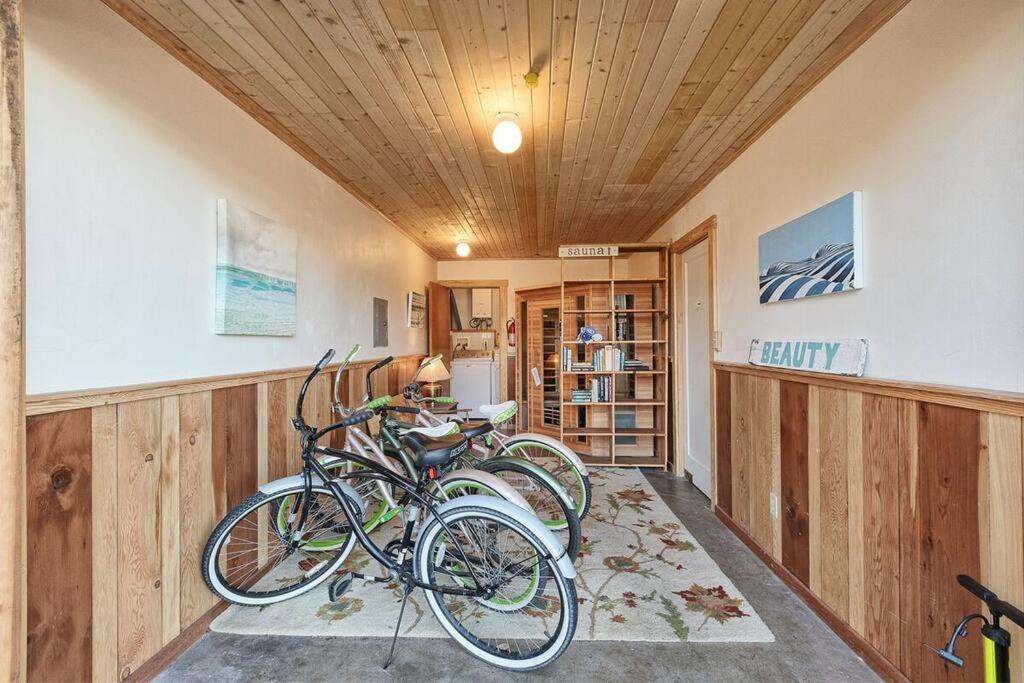 Downtown Digs-Sauna, Hot Tub, Bikes - Fun Times! 阿克塔 外观 照片